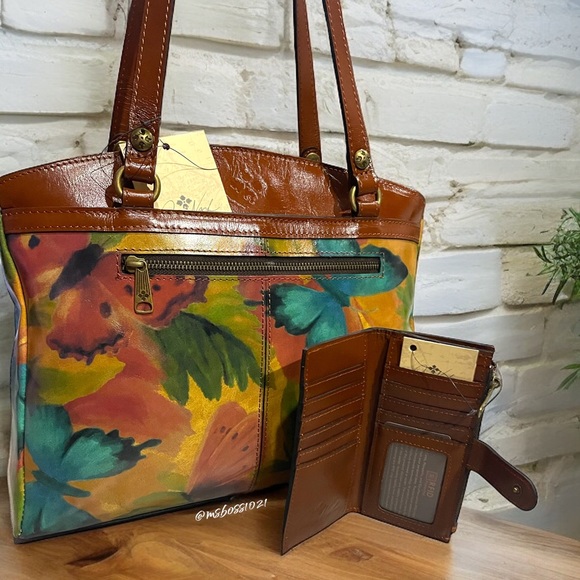 Patricia Nash Poppy Shoulder Bag in Watercolor Butterfly + Nazari in Tan NWT - Picture 2 of 9